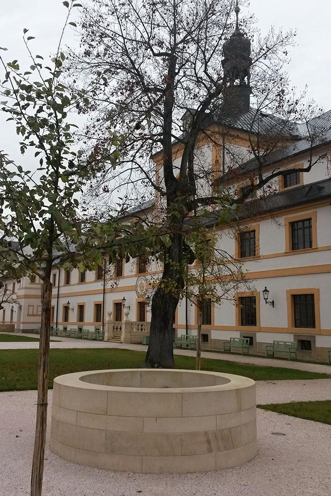 Okrasné studny, fontány a kašny