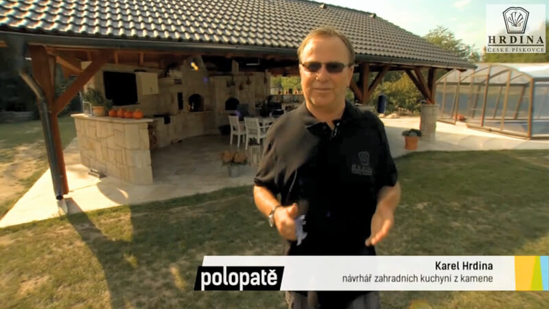 Zahradní kuchyně pod pergolou Zahradní kuchyně pod pergolou